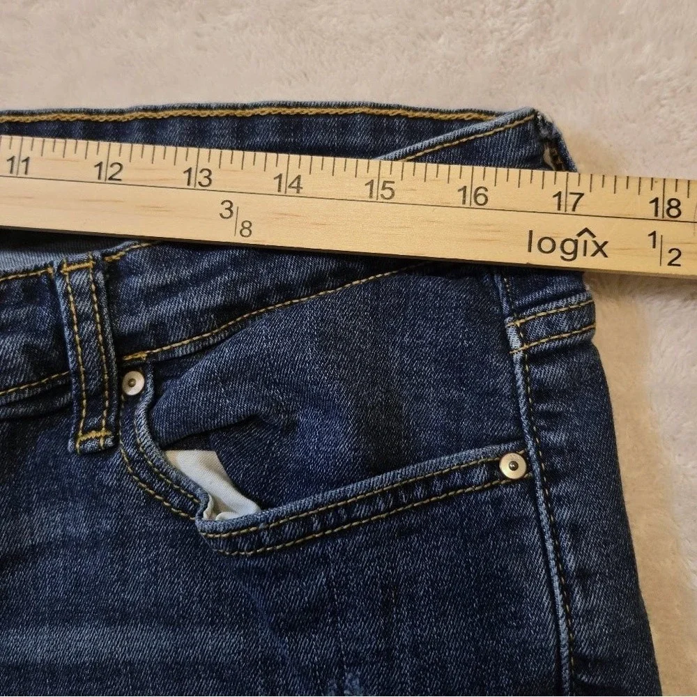 Gap Women Sexy Boyfriend Distressed Denim Shorts Blue Cuffed Size 14/32
